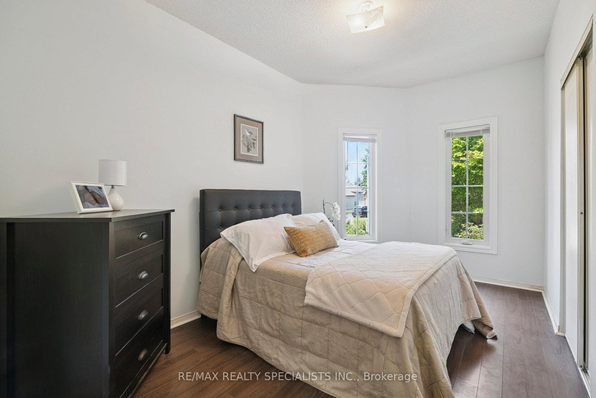 8 Brouwer Crescent photo 19