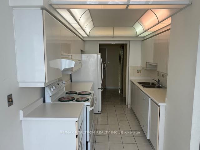 7 Townsgate Drive Unit 1014 photo 7