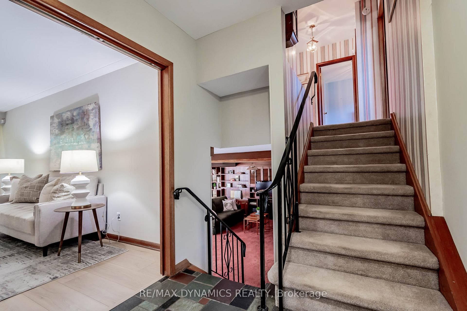 27 Lawrence Drive photo 18