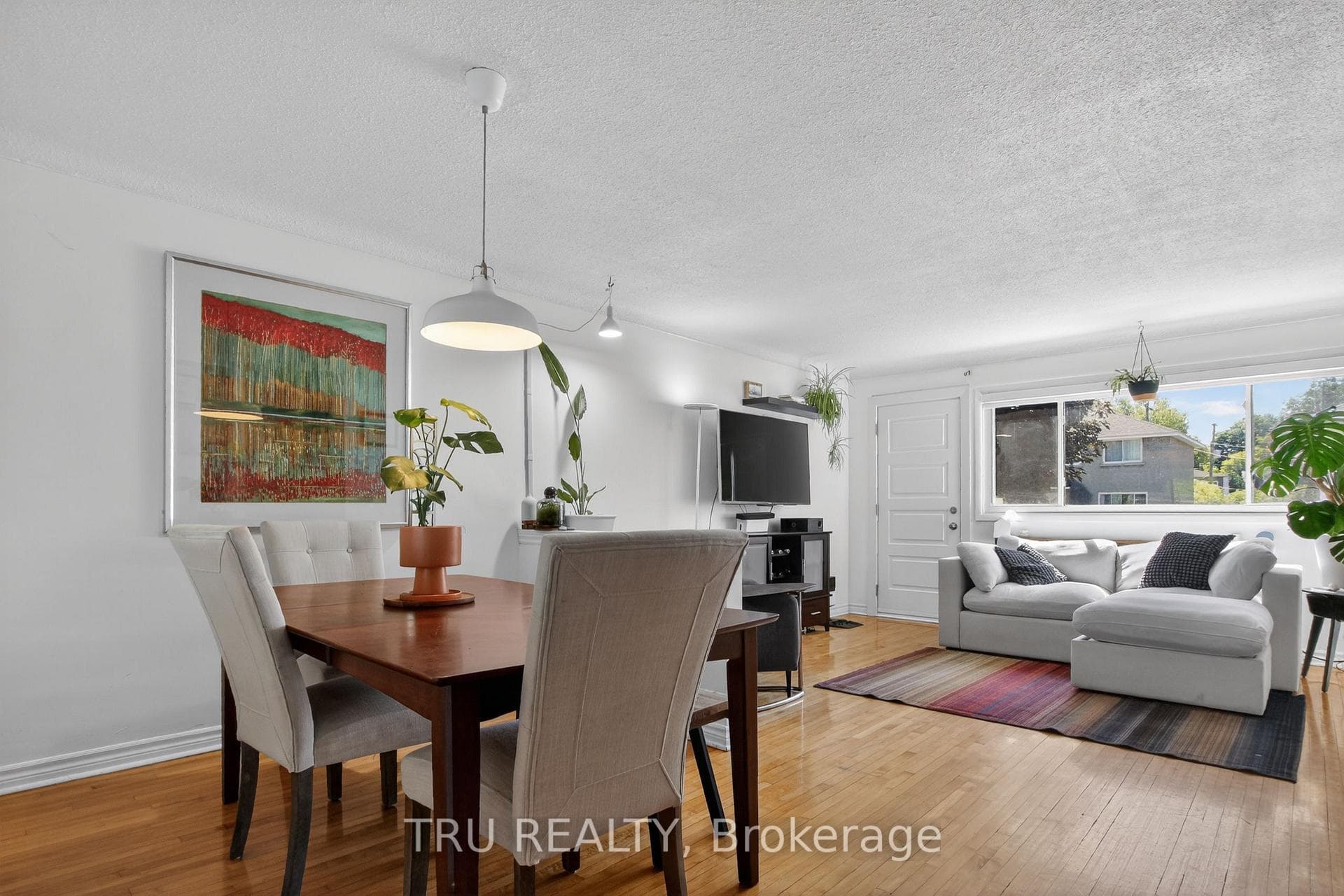1253 Emperor Avenue photo 8