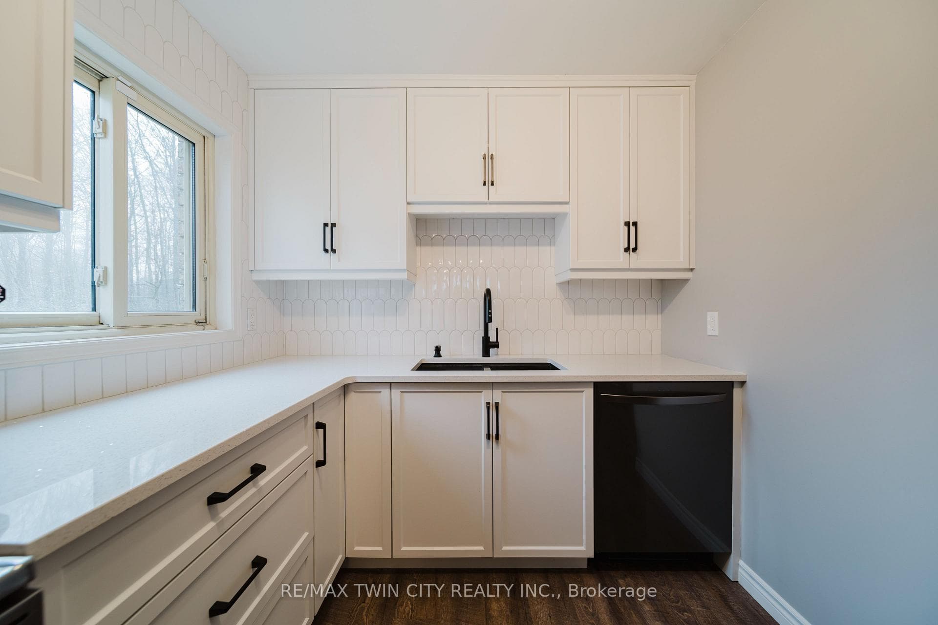 20 Forrest Avenue Unit 13 photo 7
