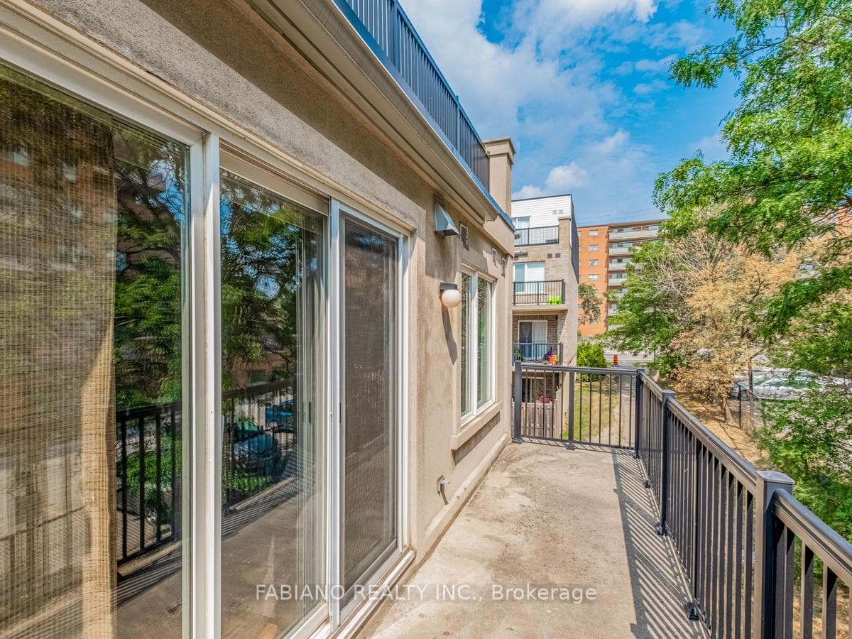3049 Finch Avenue Unit 2016 photo 19
