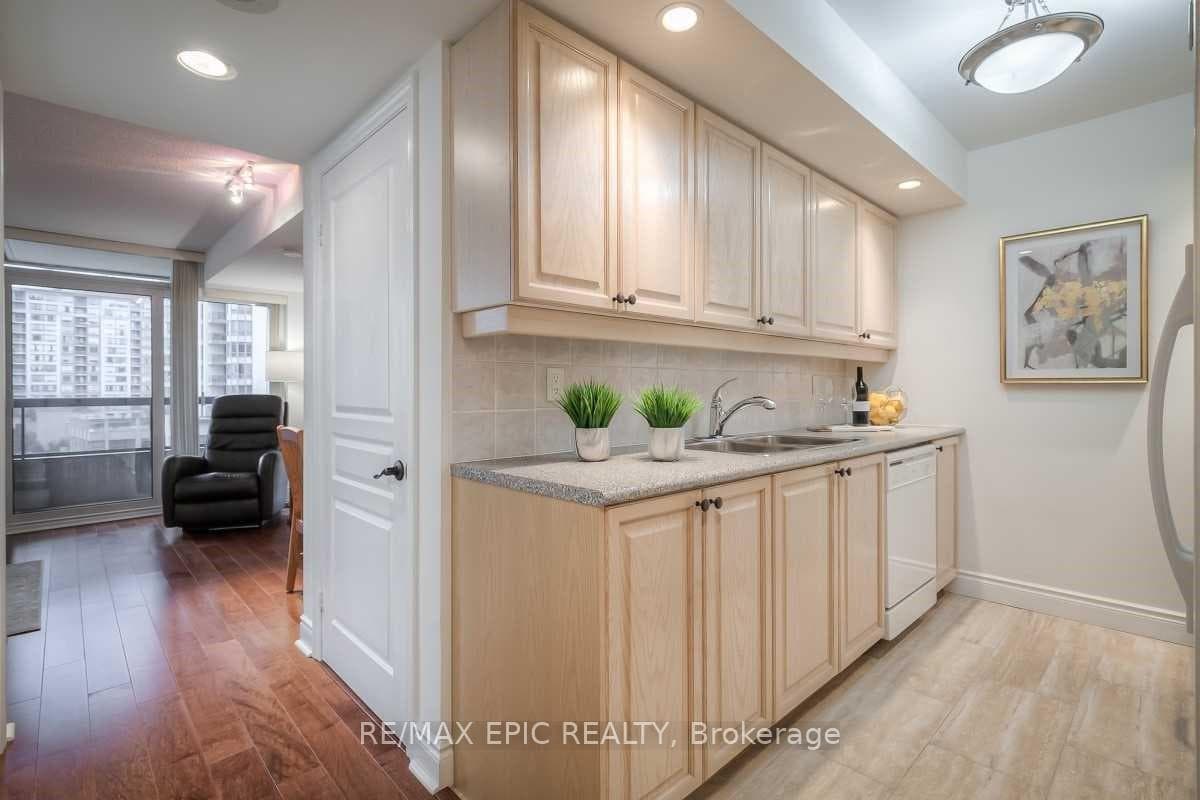 15 Northtown Way Unit 628 photo 6