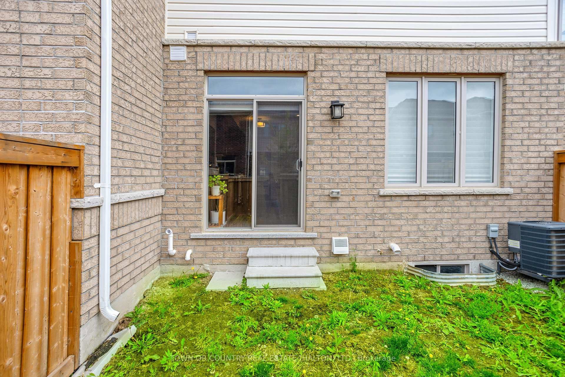 54 Clifford Crescent photo 25