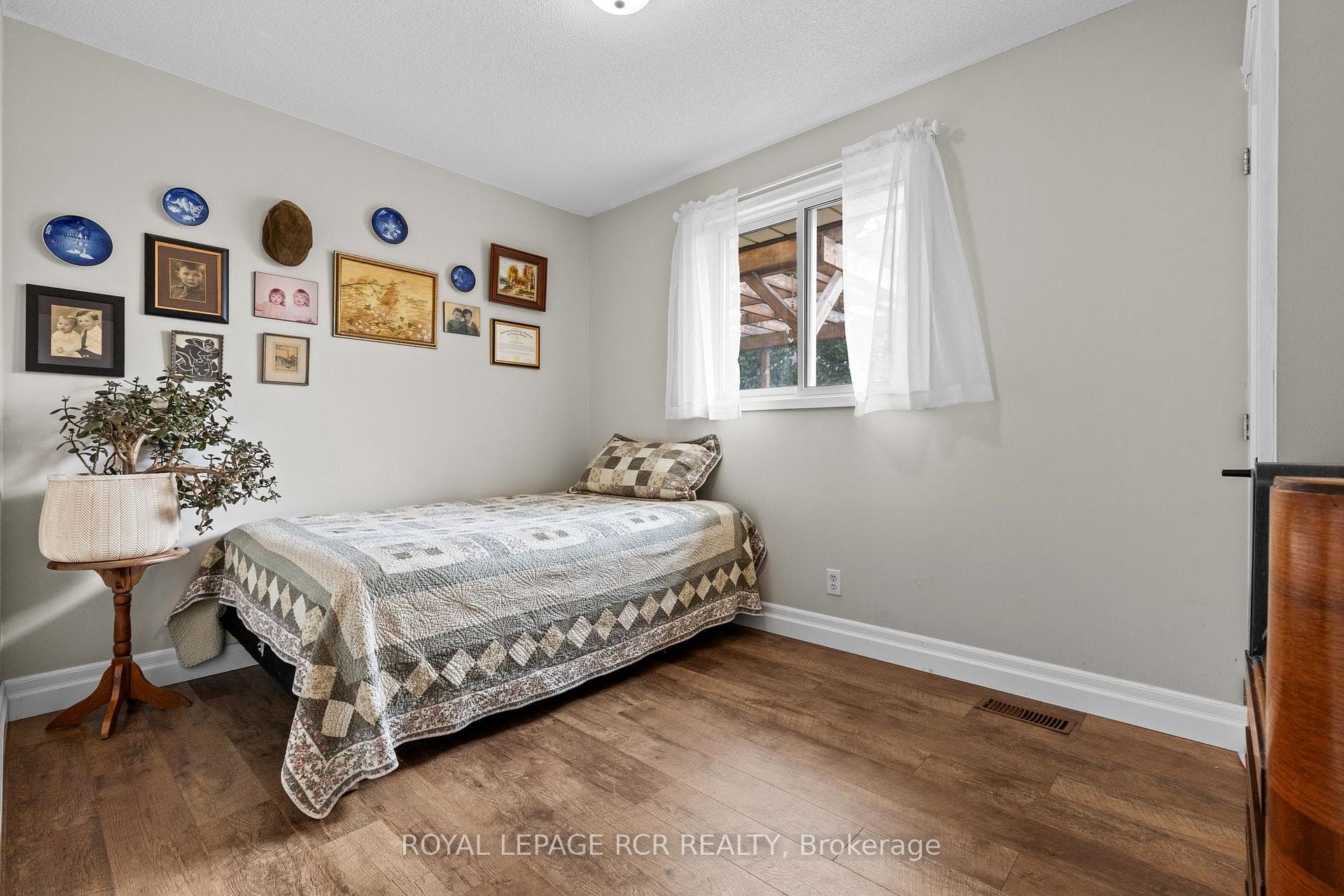 56 Wilson Crescent photo 16
