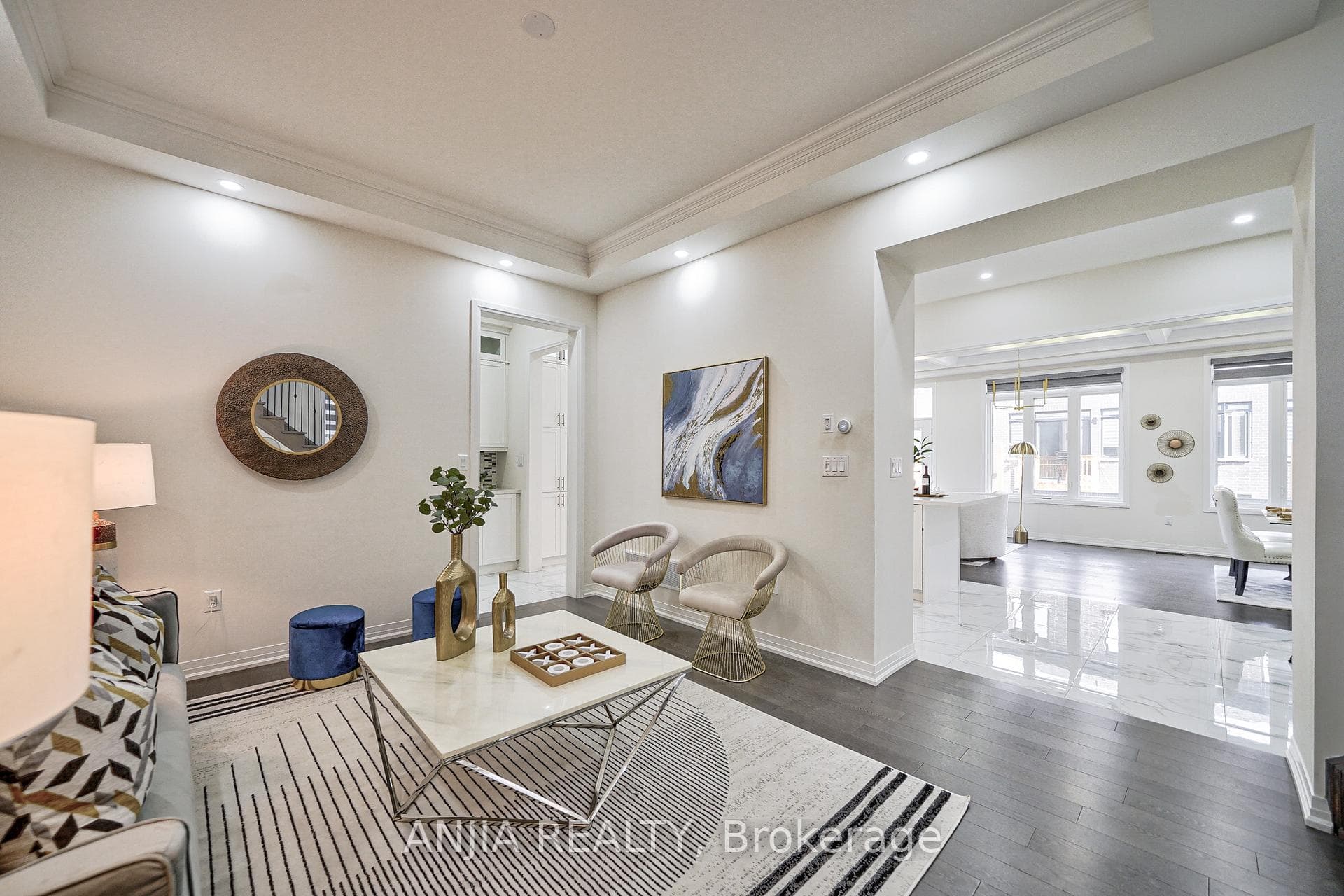 139 Markview Road photo 2