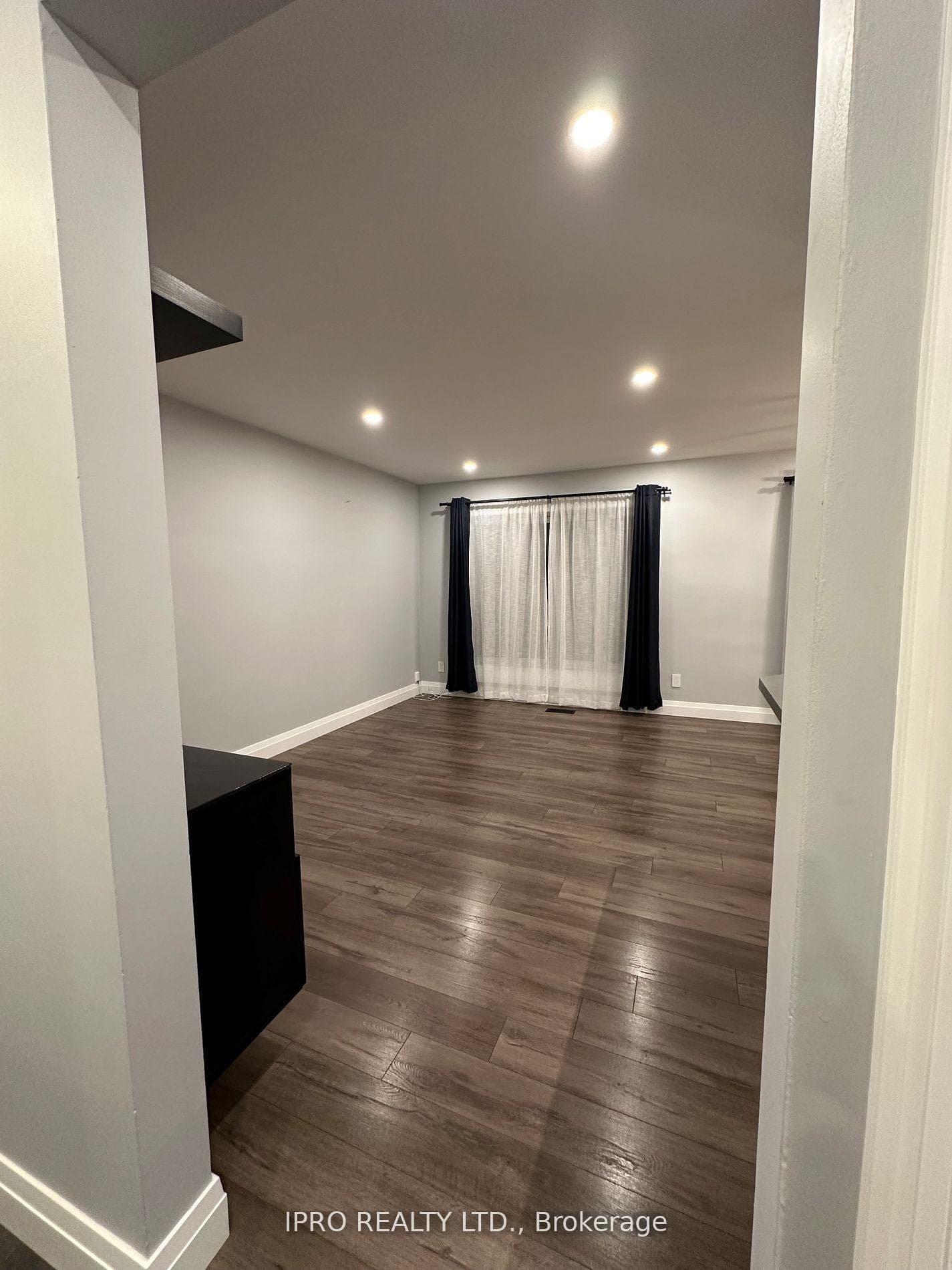 442 Rossland Street Unit Main photo 5
