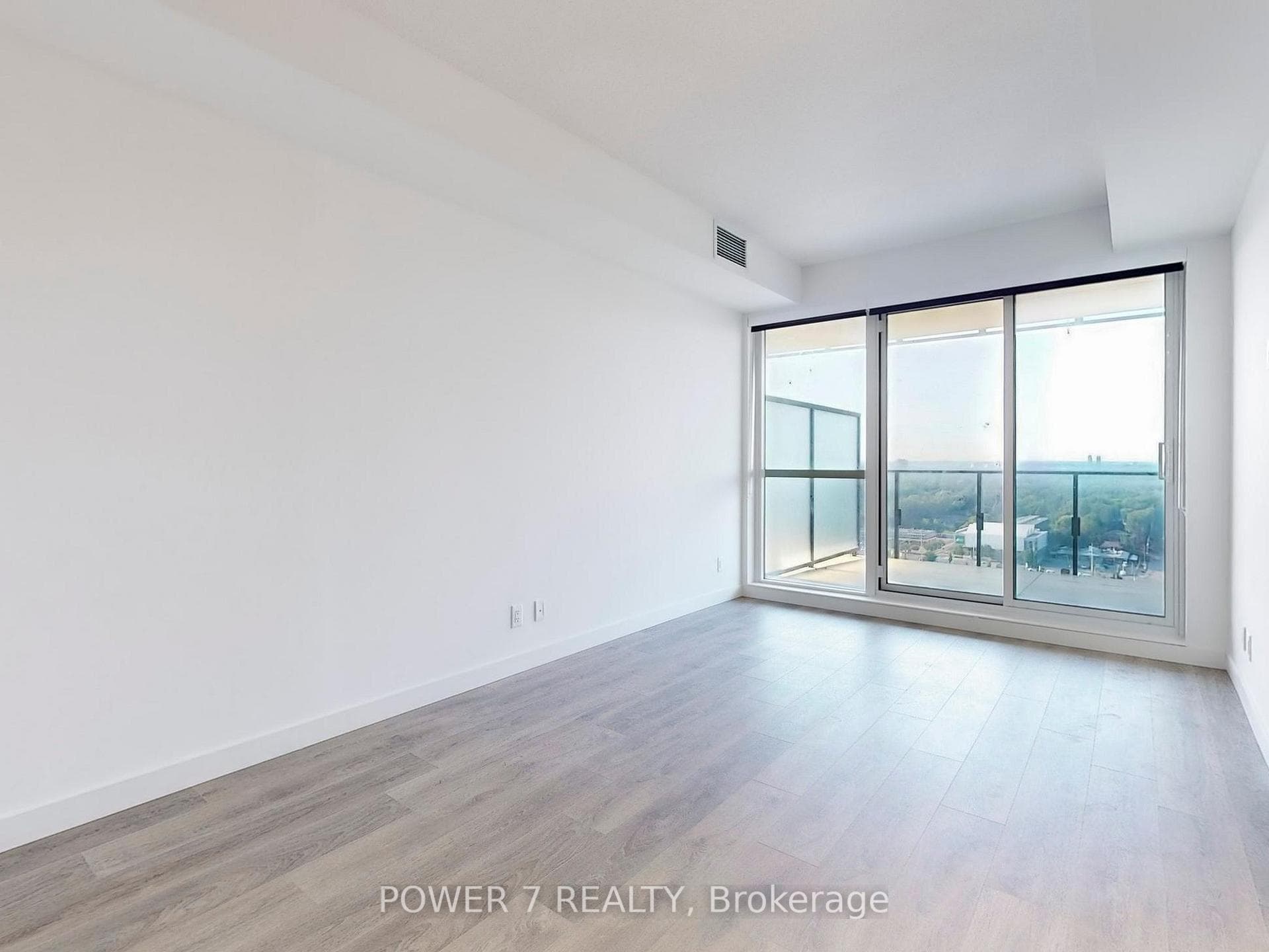 27 McMahon Drive Unit 2011 photo 7