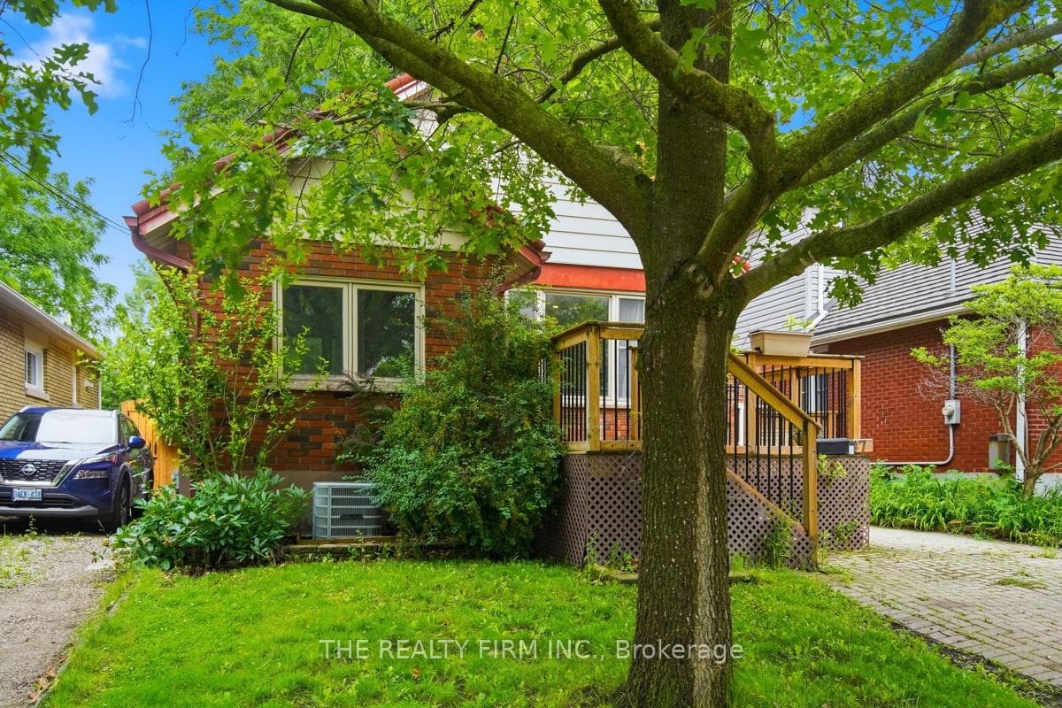 97 Springbank Drive photo 5