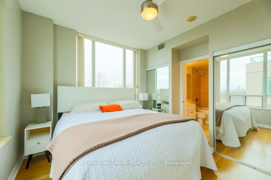 9 Boardwalk Drive Unit 403 photo 8