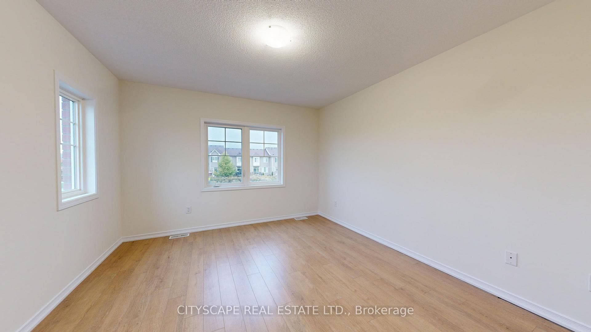 4 Hadleigh Way photo 26