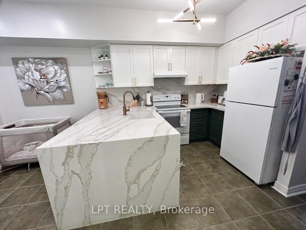 125 Hall Street Unit 6 photo 6