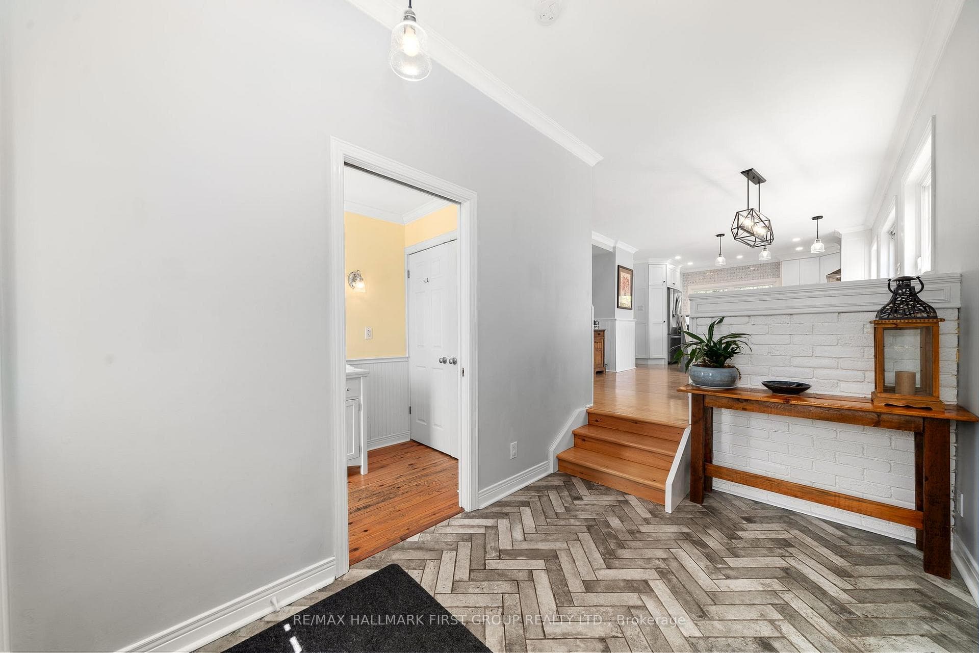 341 King Street photo 16