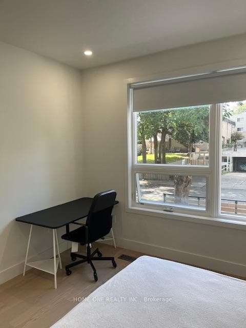 35 Denison Avenue Unit 101 photo 4