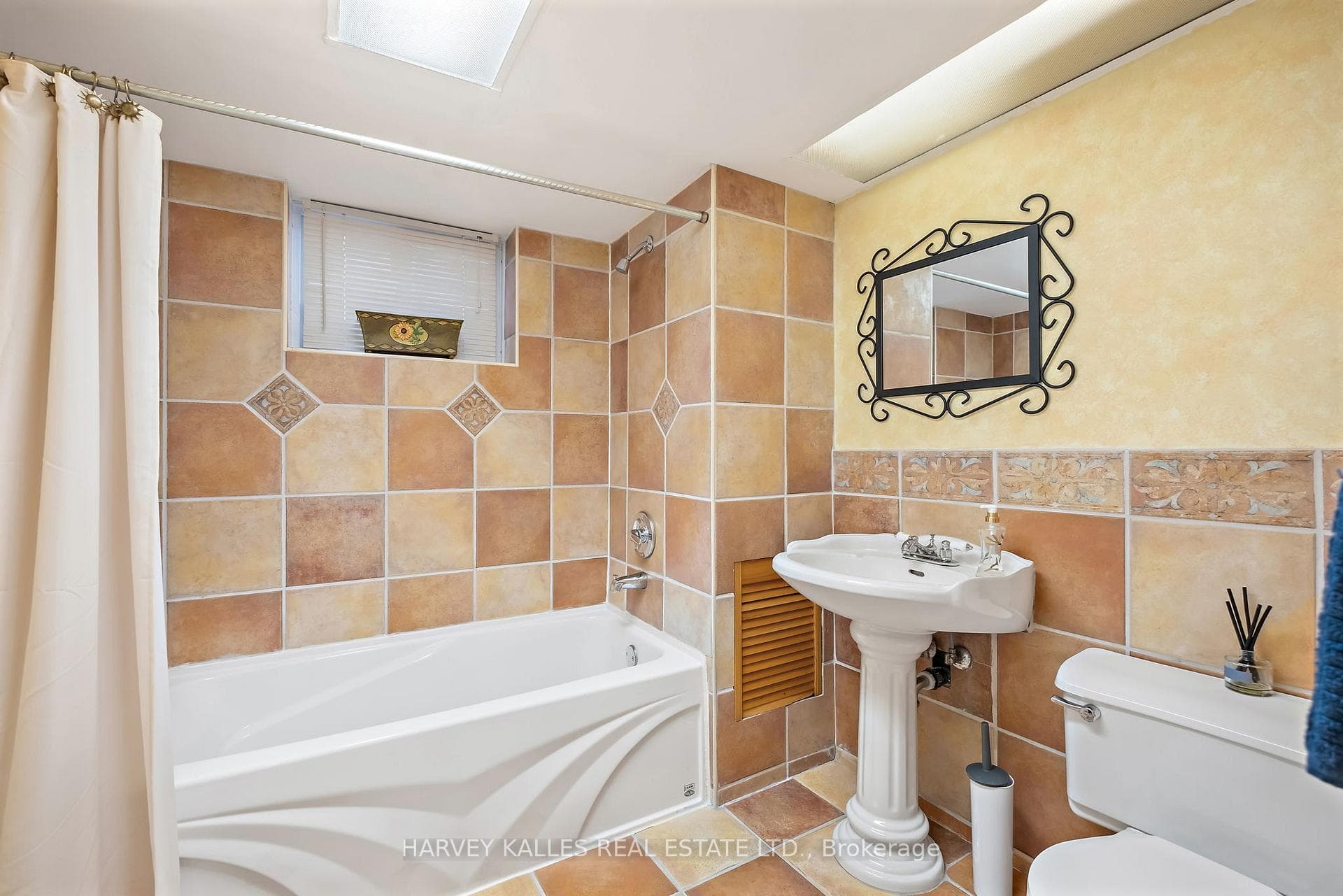 171 Parkhurst Boulevard photo 24
