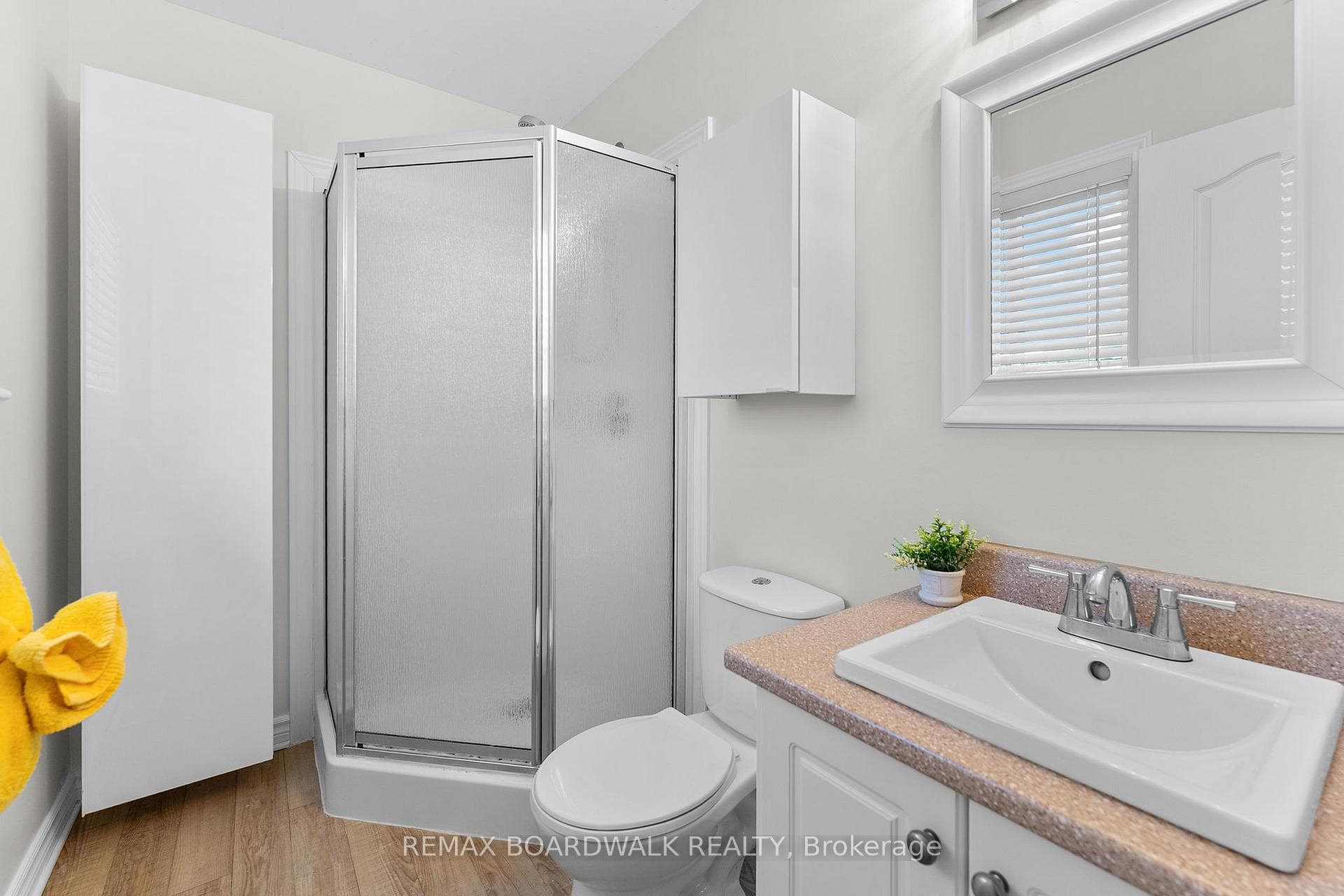 Primary bathroom w/shower