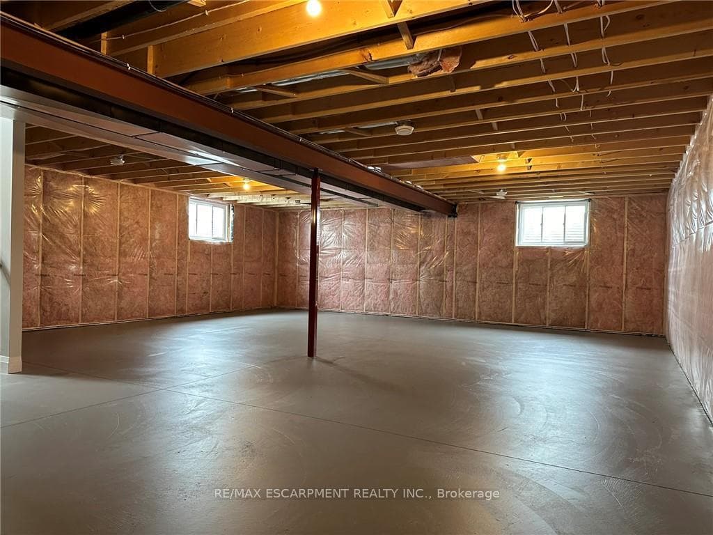 183 Craddock Boulevard photo 12