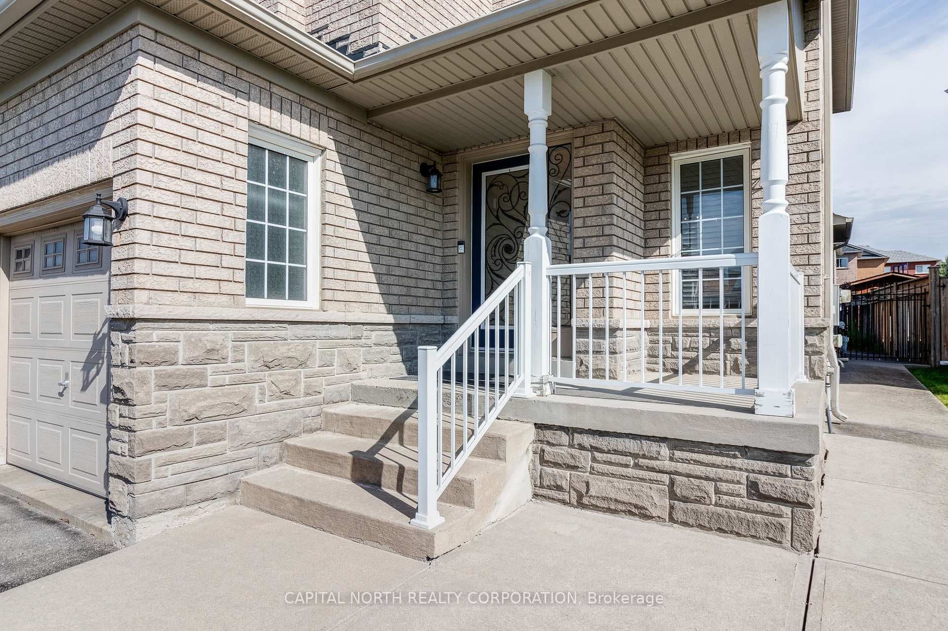 72 Ravineview Drive photo 3