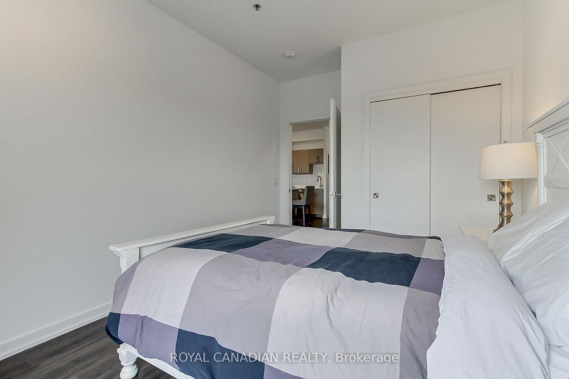 430 ESSA Road Unit 418 photo 32