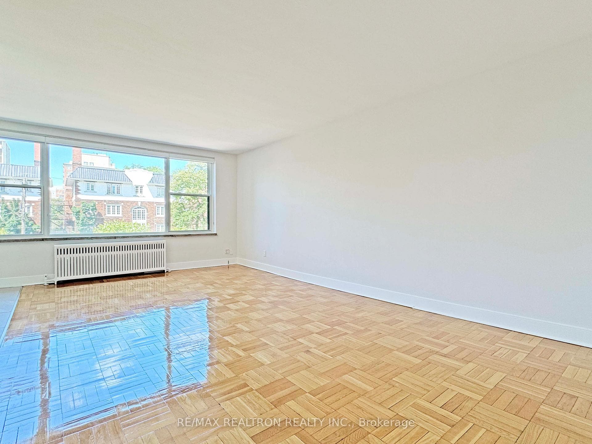 1545 Bathurst Street Unit 204 photo 1