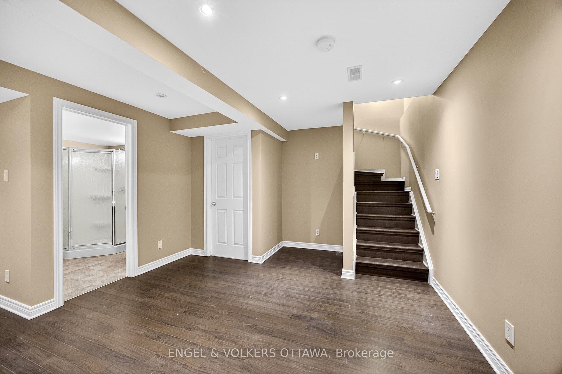 180 Lanark Avenue photo 41