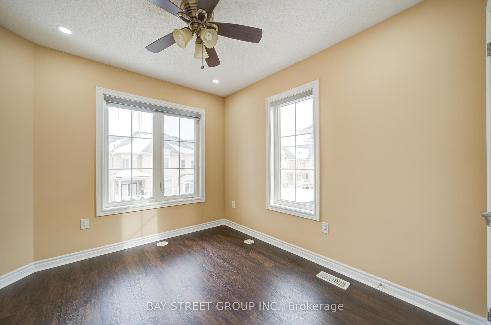2435 Greenwich Drive Unit 21 photo 31