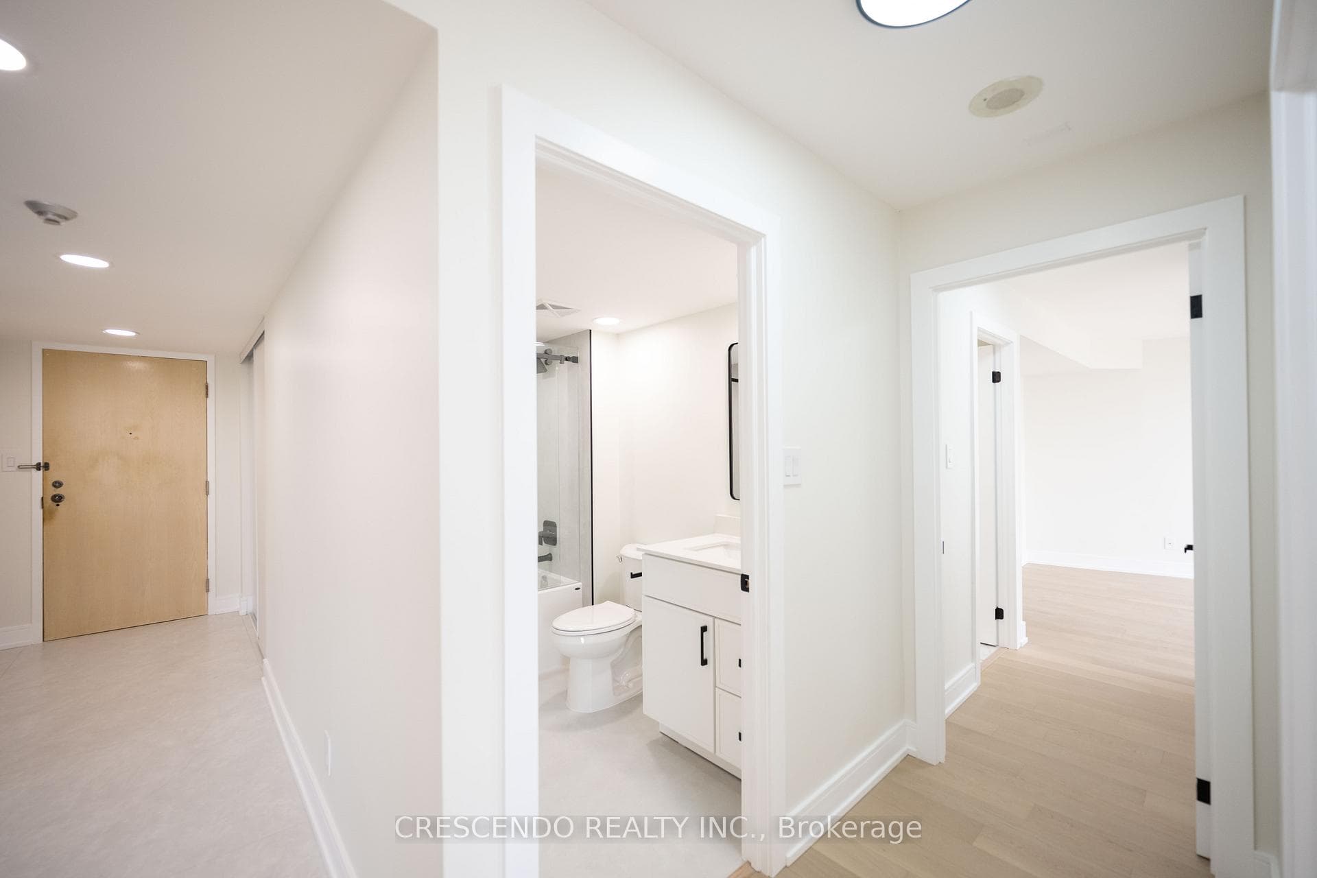 50 Eglinton Avenue Unit 1006 photo 13