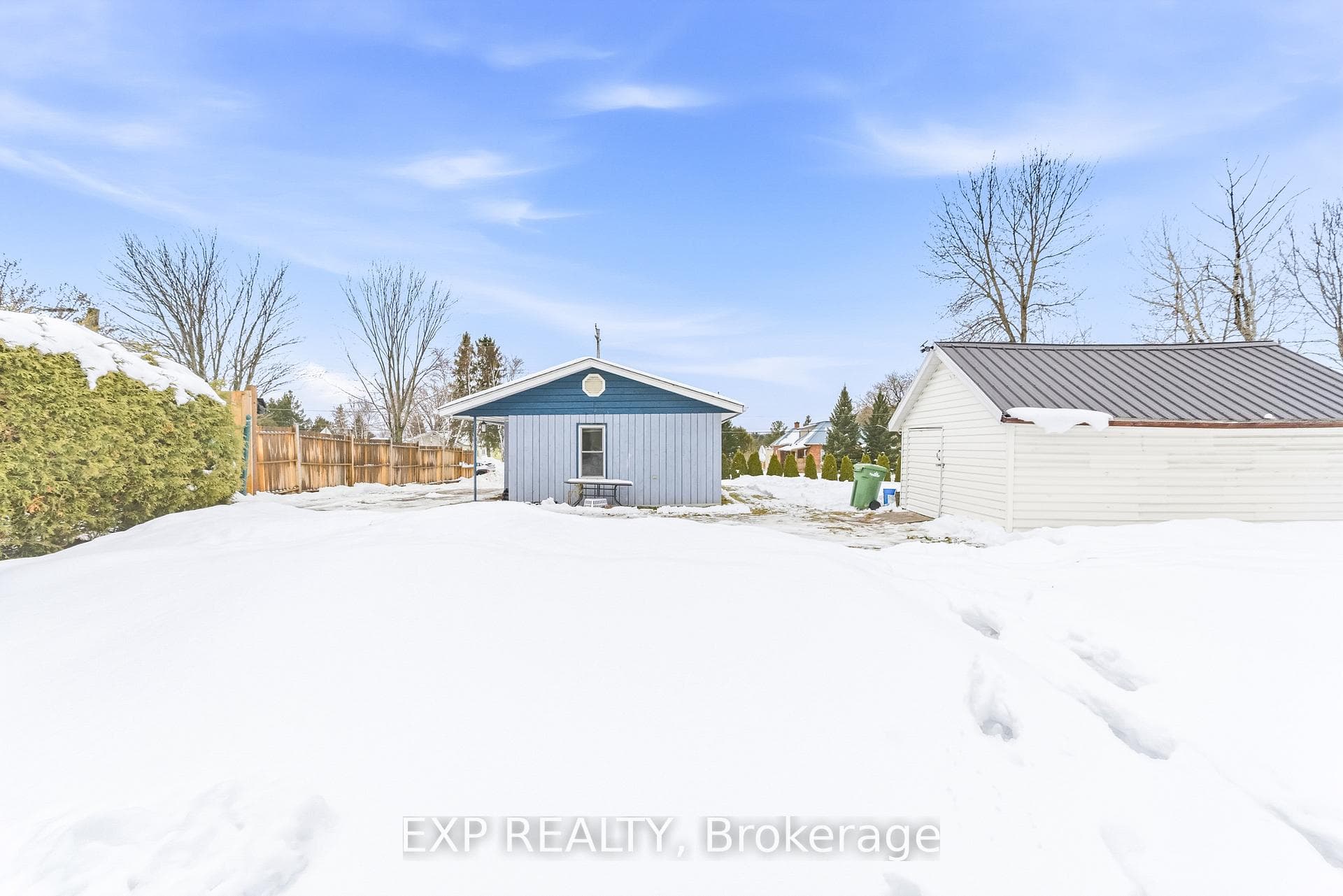 467 Boundary Road photo 2