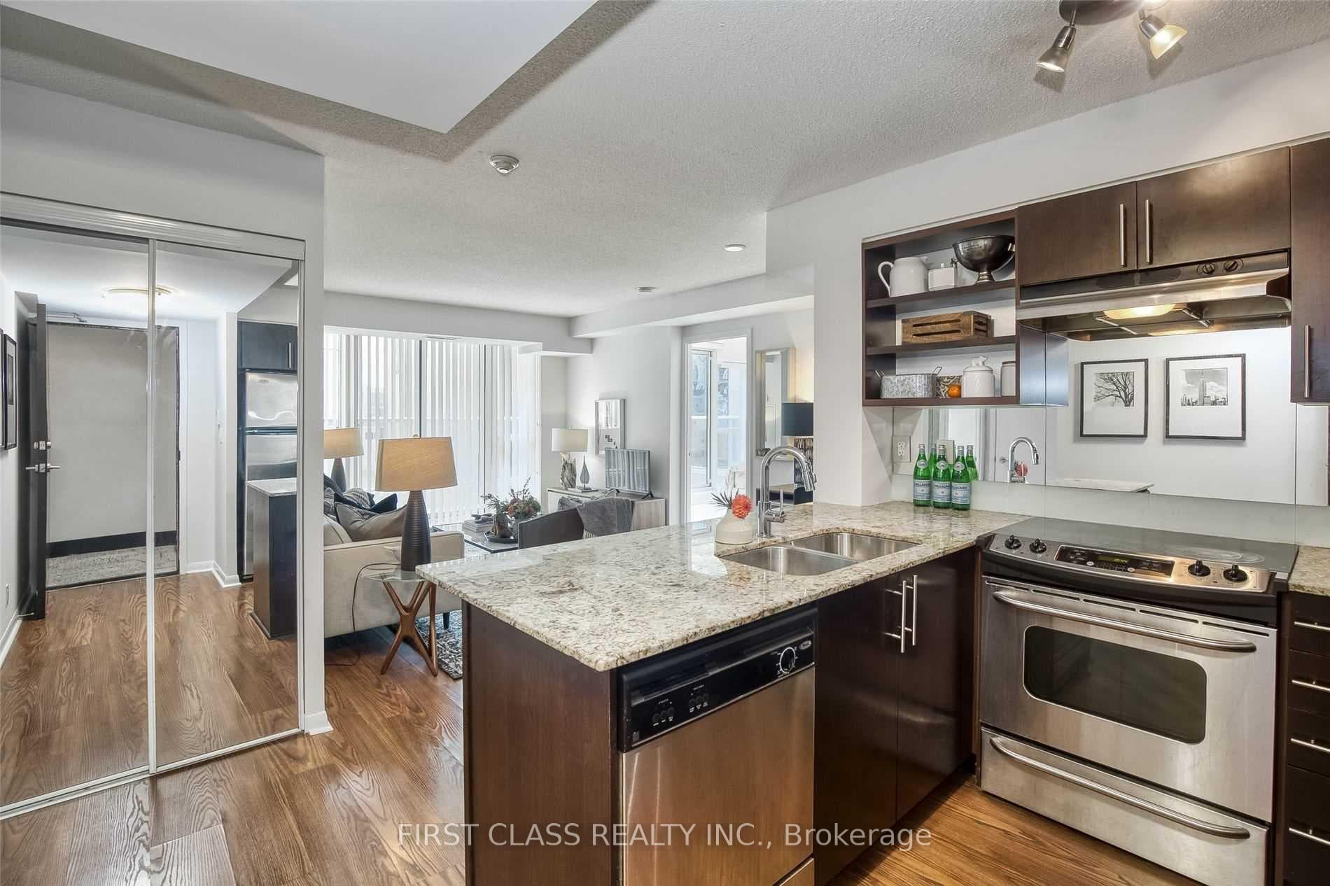 96 St Patrick Street Unit 1408 photo 5