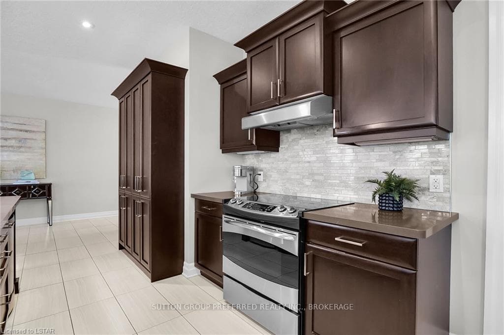 1533 JIM ALLEN Way Unit 6 photo 13