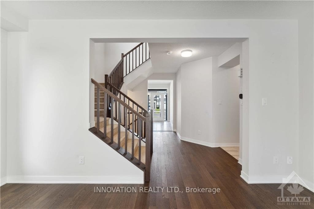 769 DERREEN Avenue photo 7