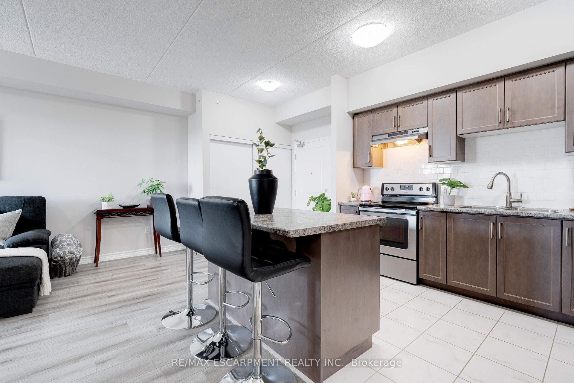 640 Sauve Street Unit 413 photo 9