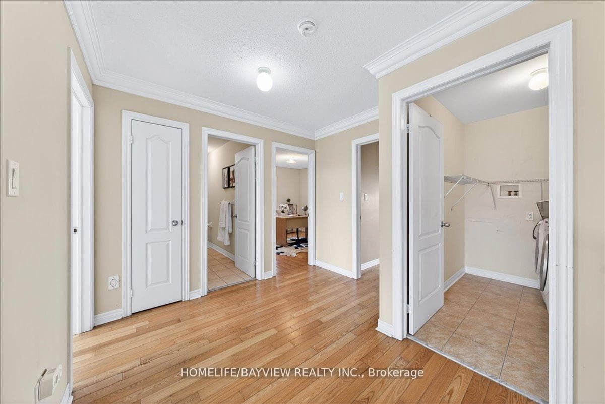 27 Donzi Lane photo 16