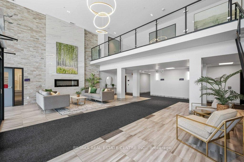 35 Kingsbury Square Unit 310 photo 3