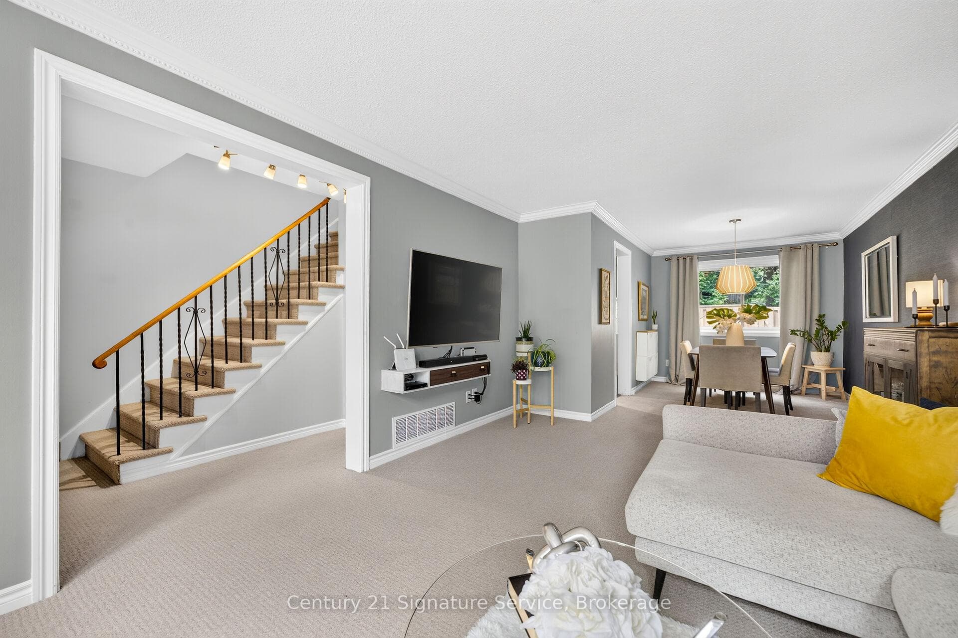 5183 Banting Court photo 15