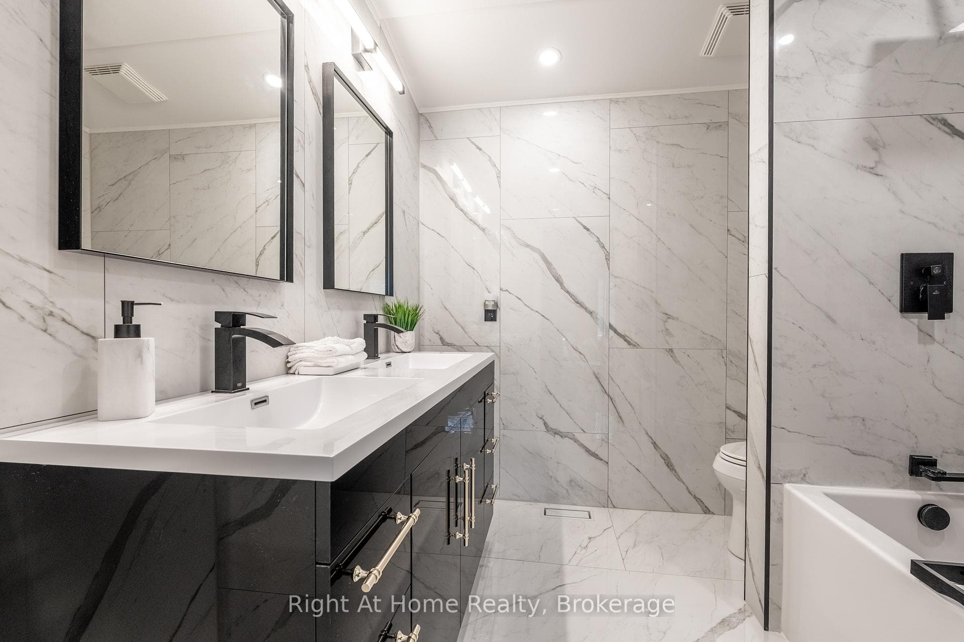 Gorgeous Ensuite bathroom