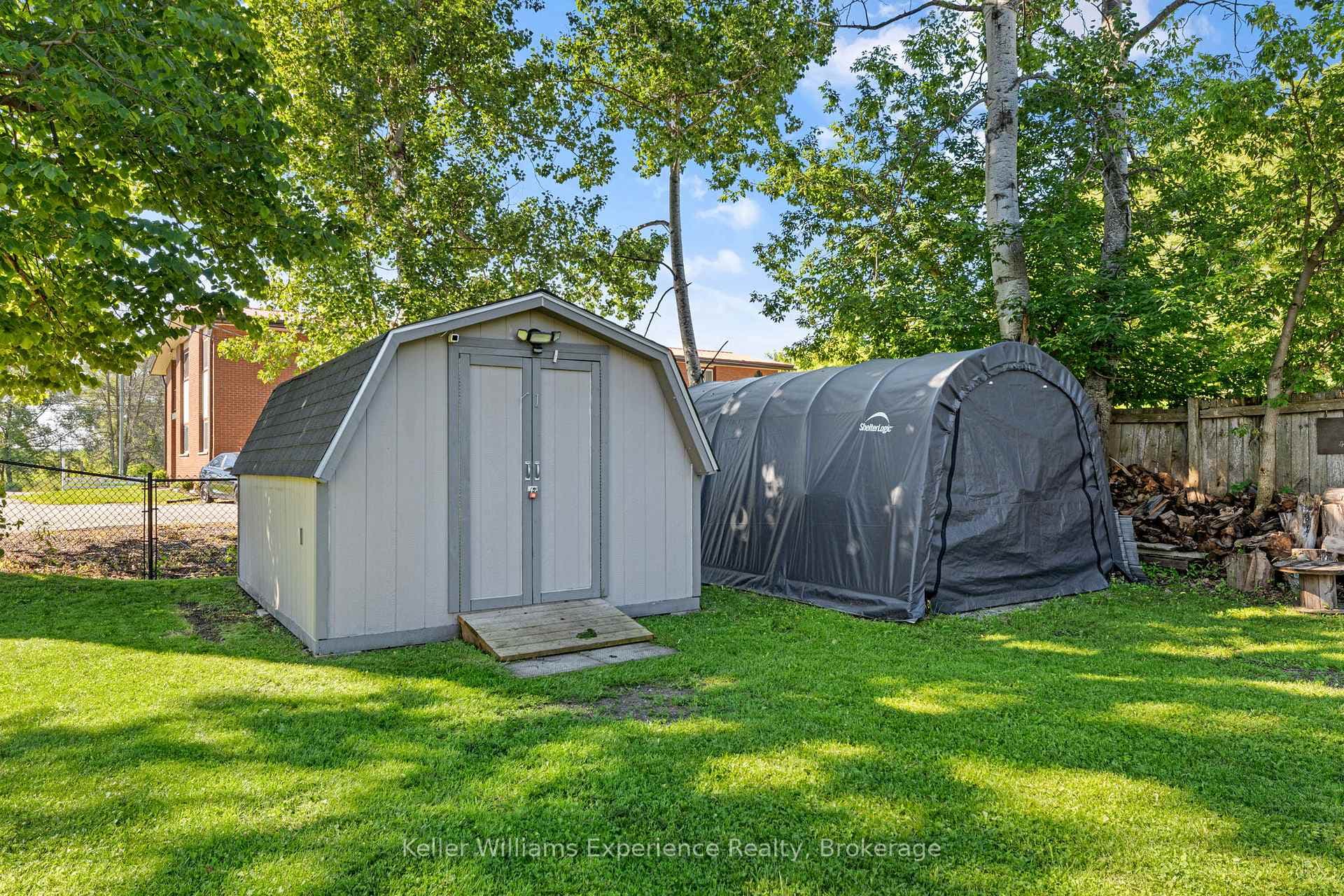 311 Armstrong Street photo 17
