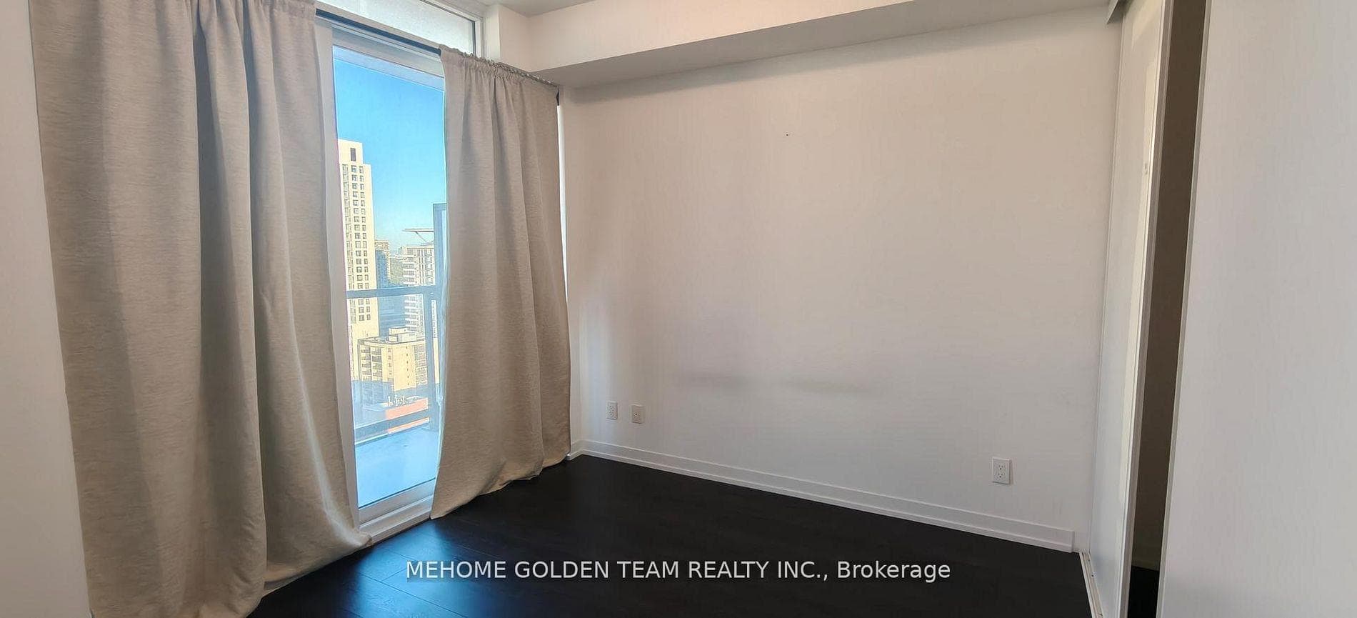 125 Redpath Avenue Unit 3207 photo 5
