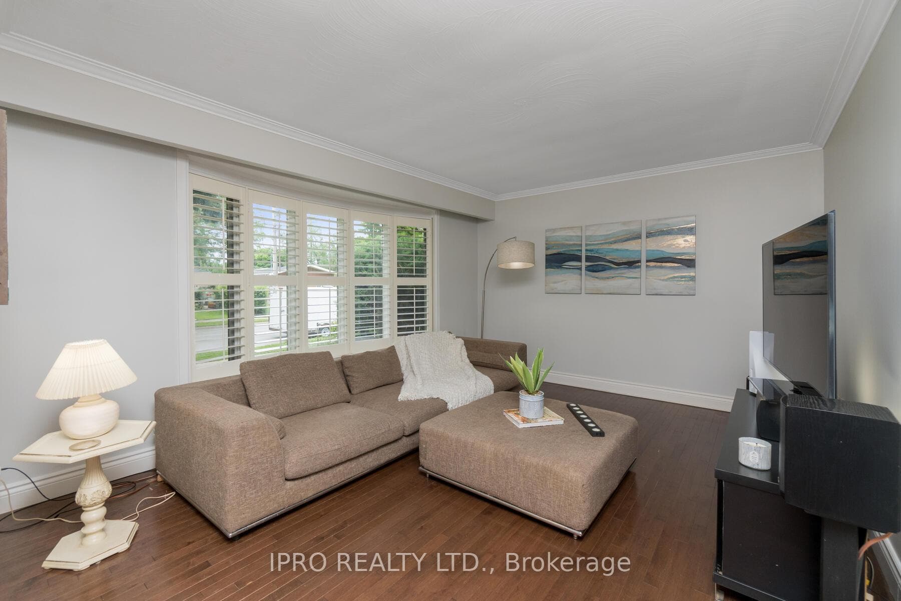 5369 Spruce Avenue photo 6