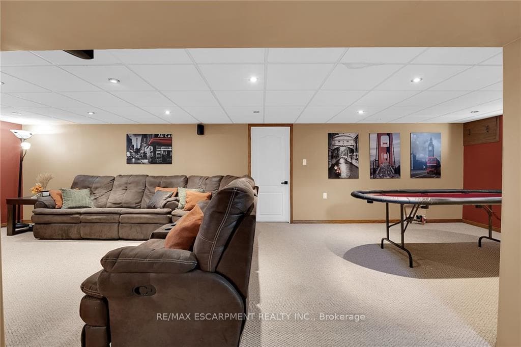 11 Duncombe Drive photo 24