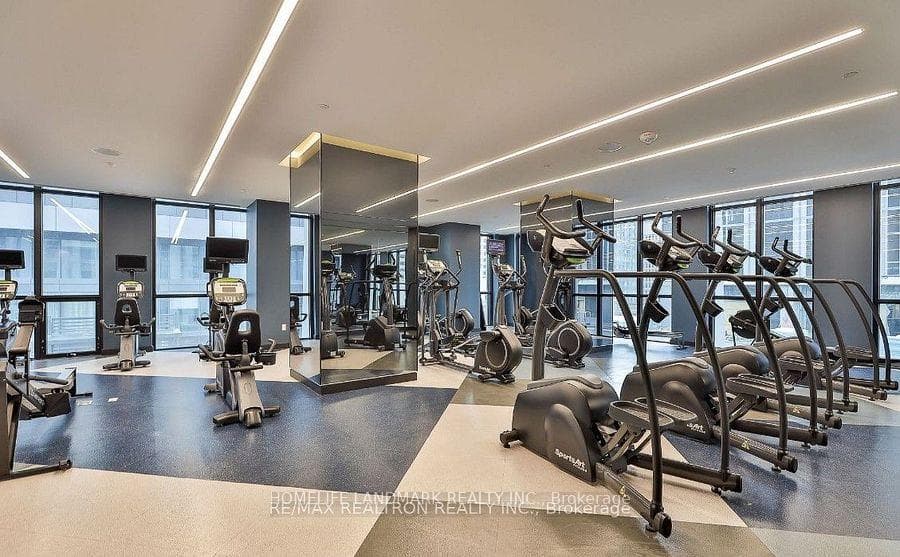 1 Yorkville Avenue Unit 2405 photo 21
