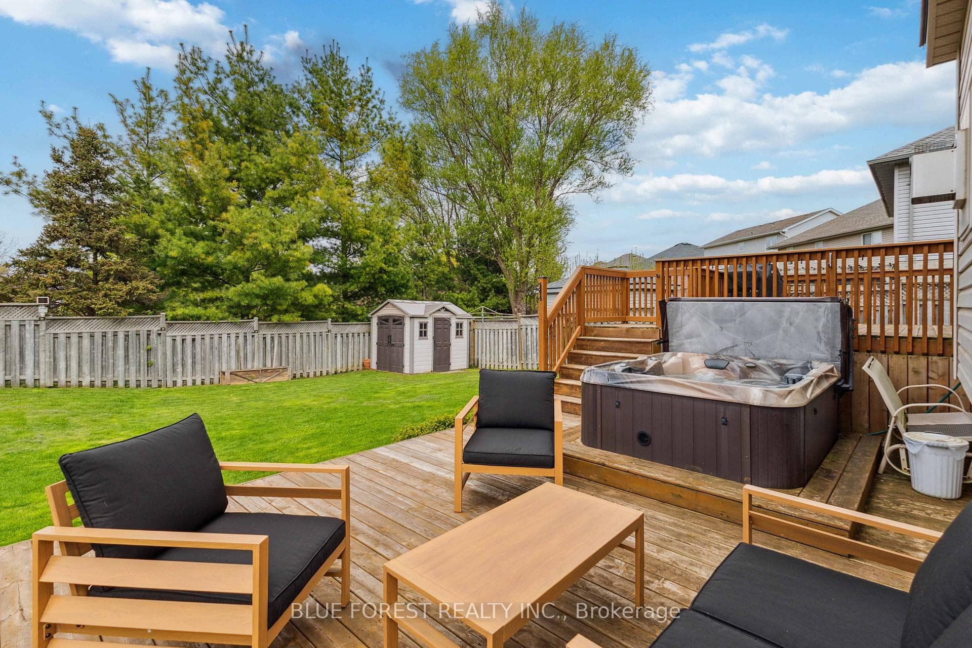 1 Riverbank Drive photo 38