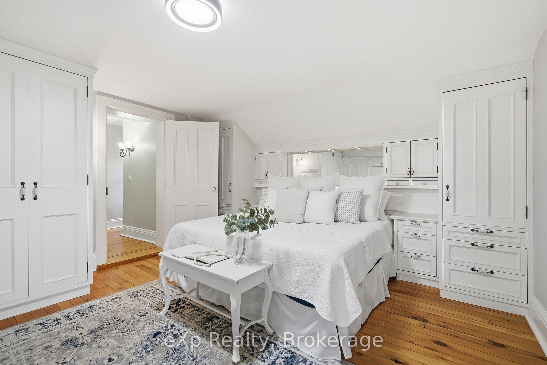 4081 Burnham Street photo 17