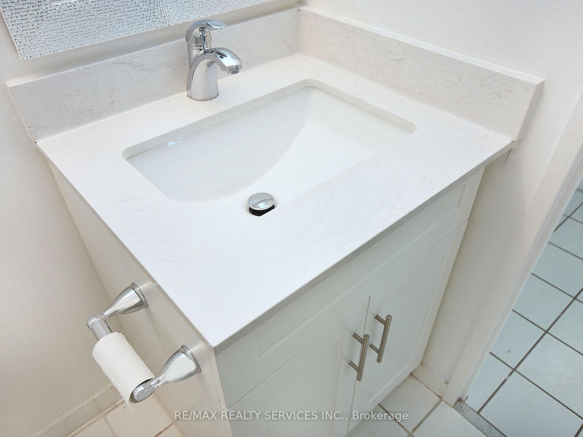 285 Enfield Place Unit 1402 photo 24