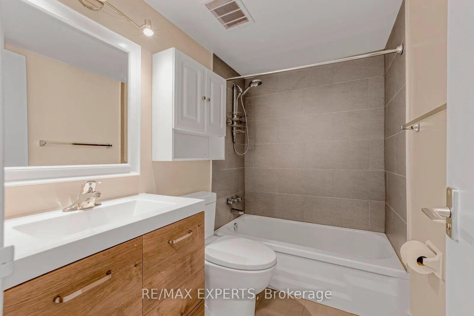 1 Massey Square Unit 2718 photo 12
