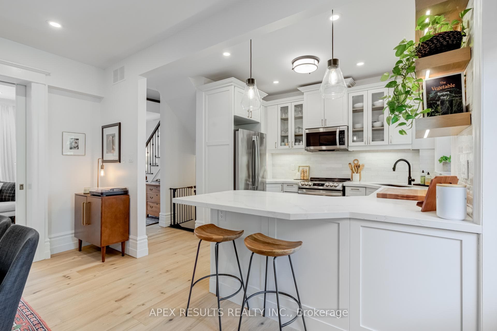 24 ORCHARD Hill photo 9