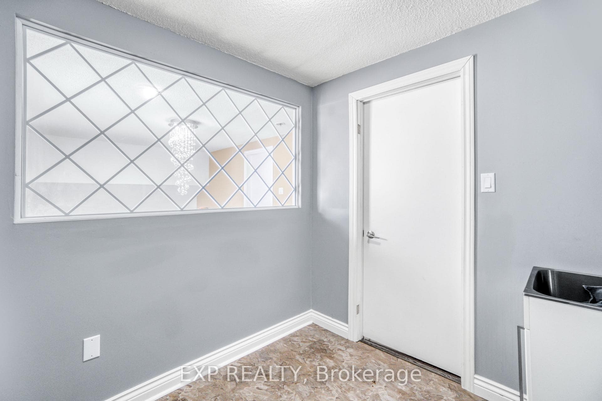 111 Morton Way photo 29