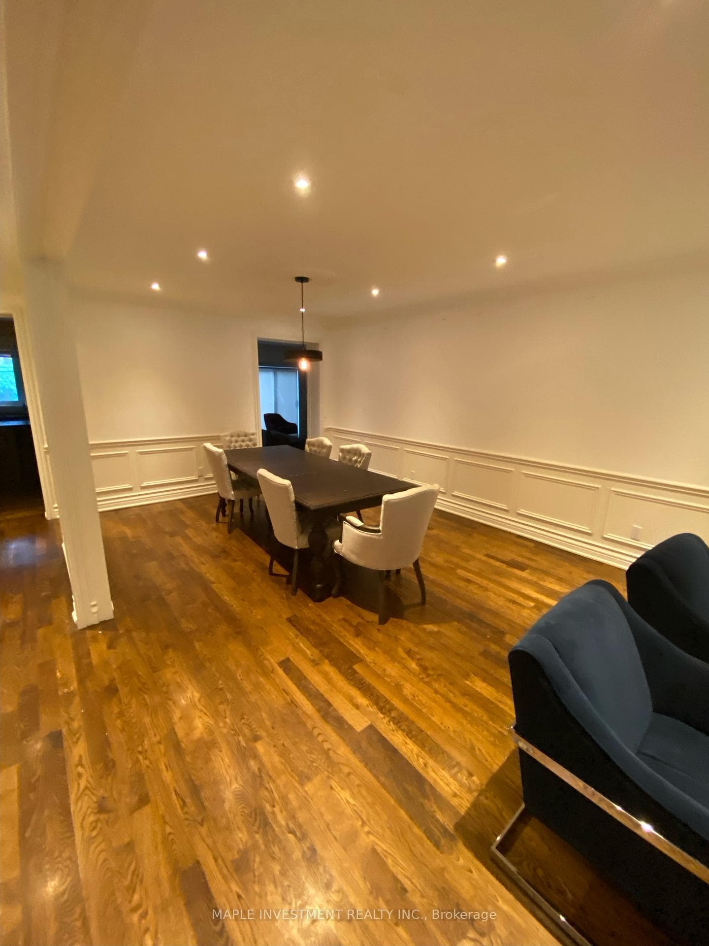210 Armour Boulevard photo 3