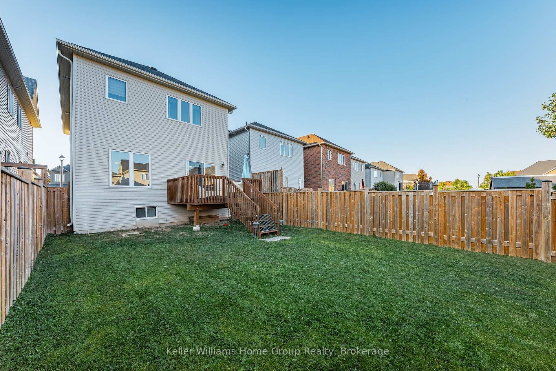 24 Courtney Street photo 45