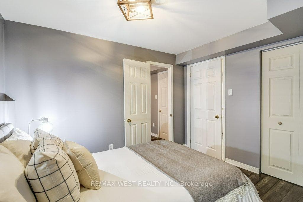 60 Sagewood Avenue photo 33